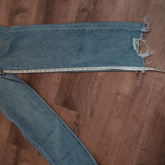 Frayed Hem Light Blue Women's Jeans - Picture 13 of 16